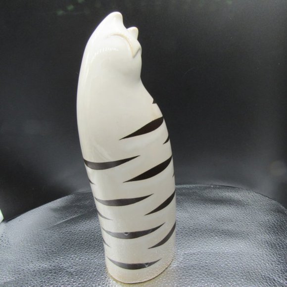 ART DECO CERAMIC STRIPED BLACK & WHITE CAT. 10.5 INCHES TALL. - Picture 3 of 6